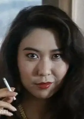 《桃色香居》：欲望、禁忌与人性的多重奏，一场情欲的暗流涌动与社会的反思